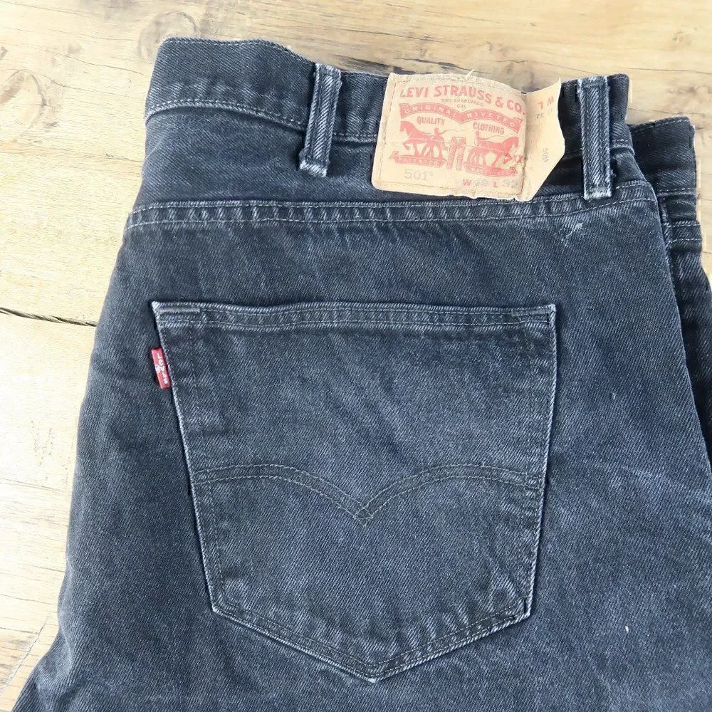 LEVI'S 501 BUTTON FLY BLACK DENIM JEANS SIZE W42 L32